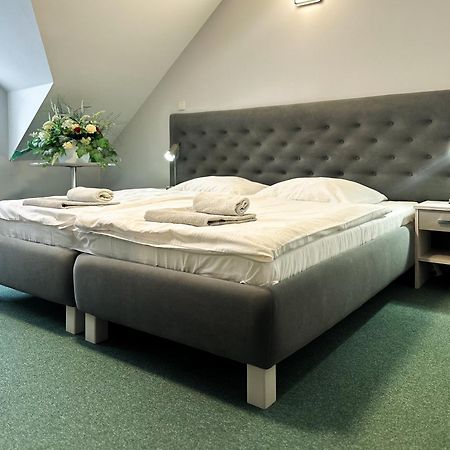 Hotel Arkadia Klecza Gorna Luaran gambar