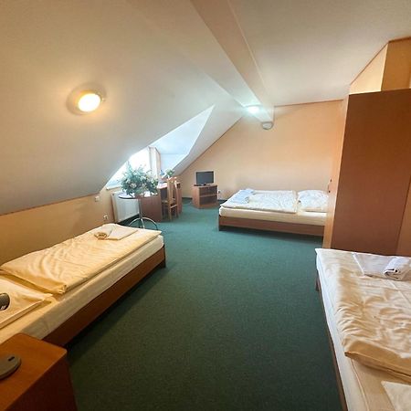 Hotel Arkadia Klecza Gorna Luaran gambar