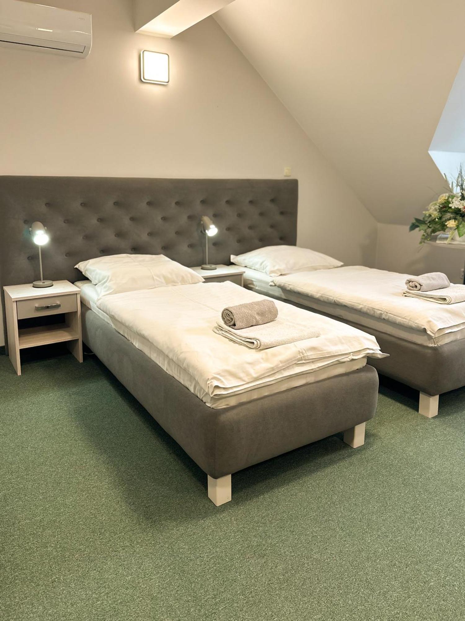 Hotel Arkadia Klecza Gorna Luaran gambar